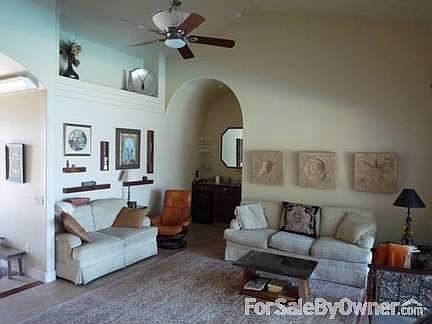 4th image of 297 Lake Dr