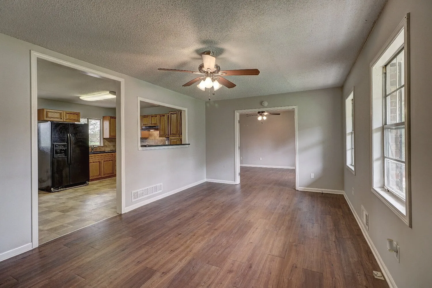 4 bed, 2.0 bath, 1352 sqft, $1,625 — Photo 4
