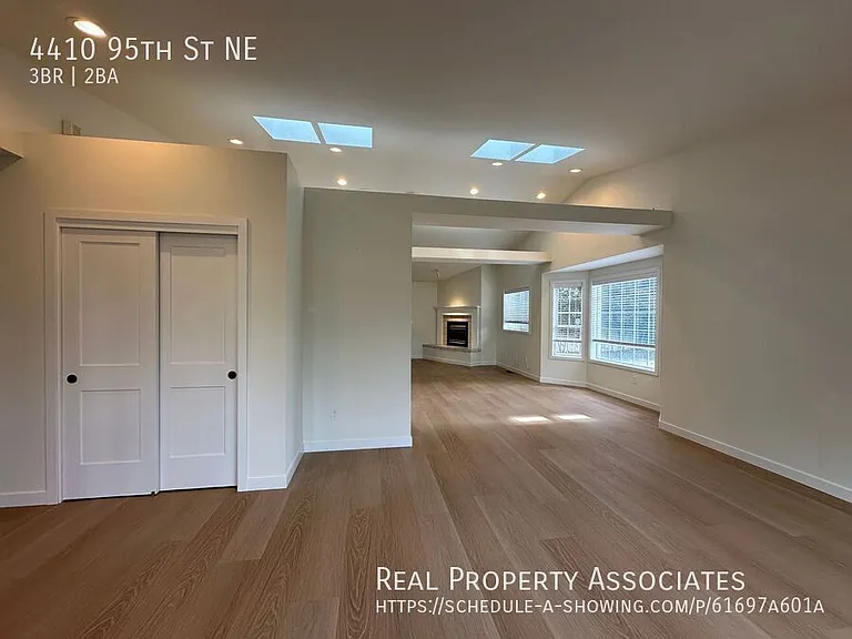 4410 95th St NE — Photo 2