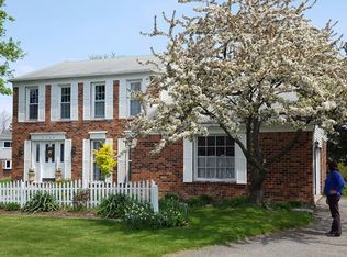 2350 Horseshoe Dr, West Bloomfield, MI 48322