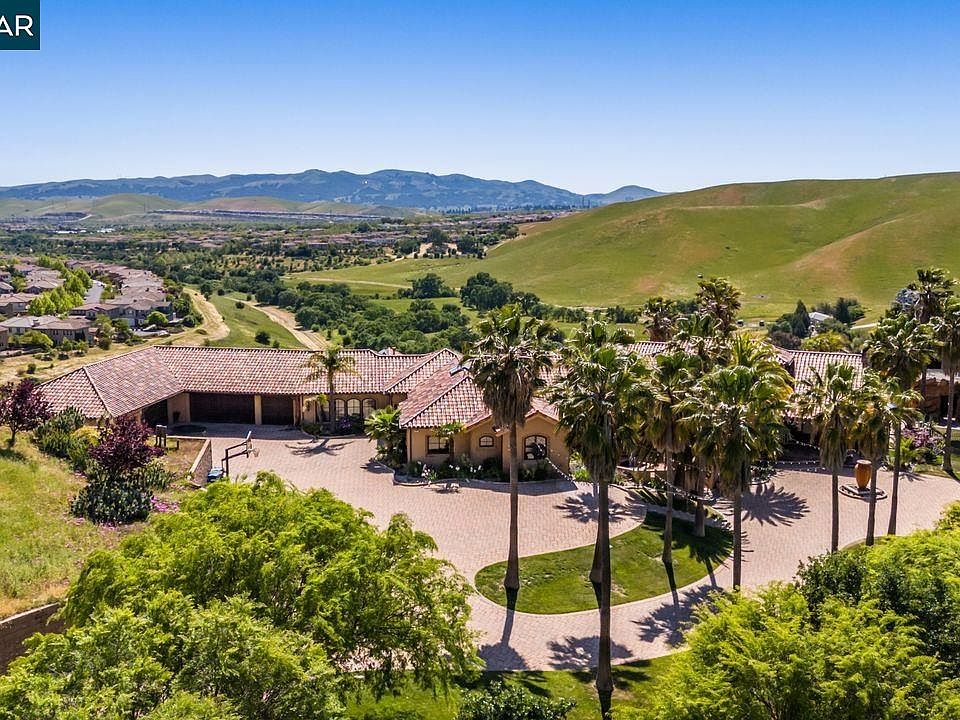 1st image of 1615 Lawrence Rd