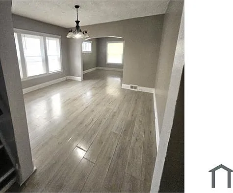 10317 Somerset Ave #RIGHT — Photo 9