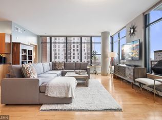 215 10th Ave S UNIT 401, Minneapolis, MN 55415