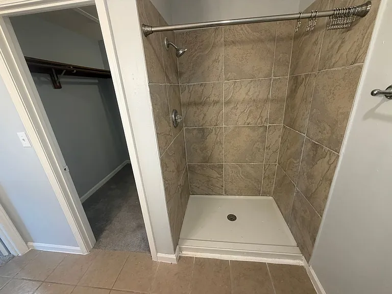 401 Dustin Dr — Photo 15