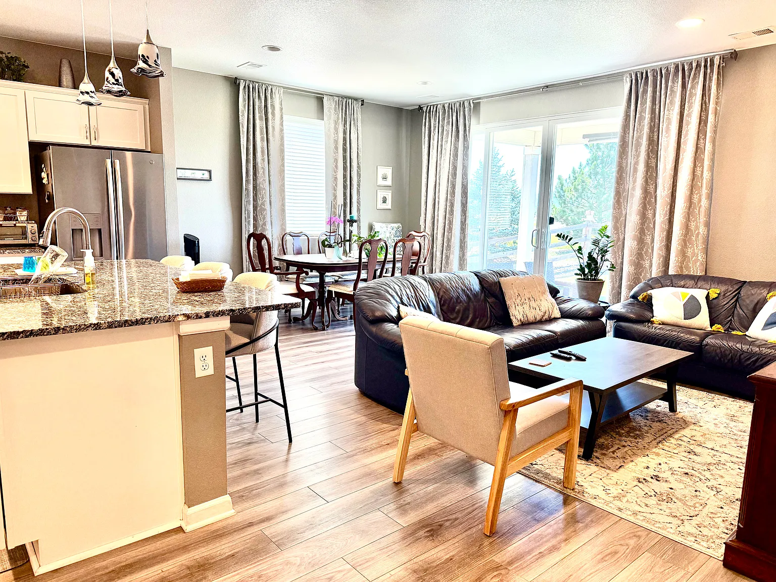 3 bed, 1420 sqft, $2,600 — Photo 4
