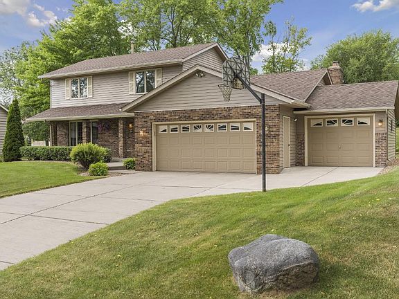 2nd image of 4825 Oakview Ln N