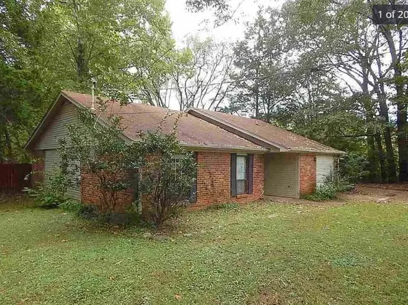 1111 Club View Dr NW, Huntsville, AL 35816