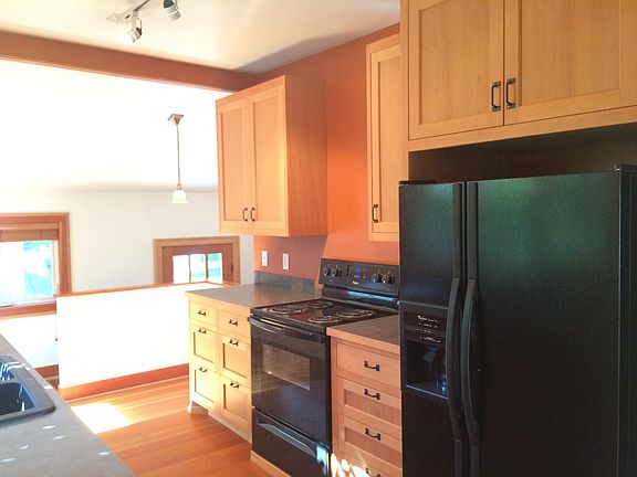 5th image of 2742 SE Olsen St