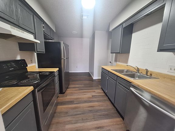 3rd image of 829 N Burdick #C