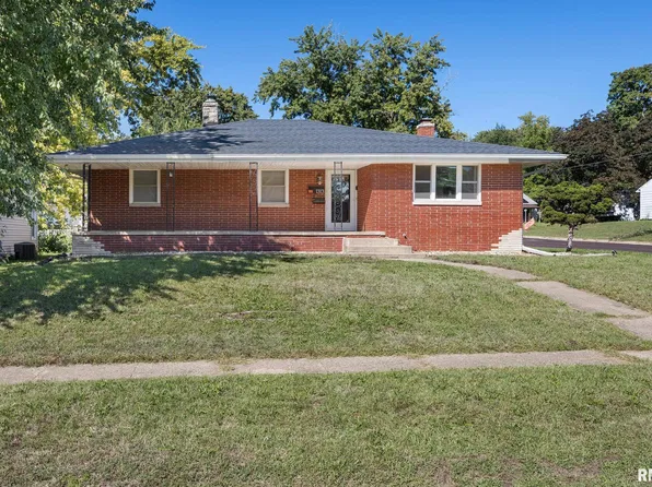 1313 Matilda St, Pekin, IL 61554