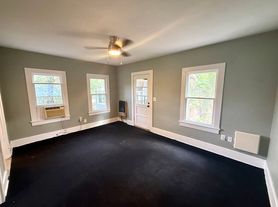 1017 6th St S, Saint Petersburg, FL