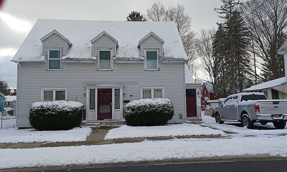 1st image of 107 Scott St