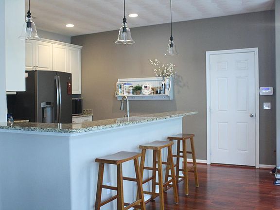 5th image of 5551 Botanical Dr