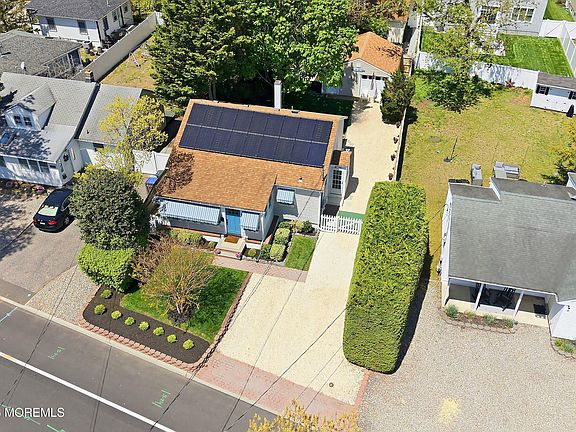 2nd image of 594 Princeton Avenue