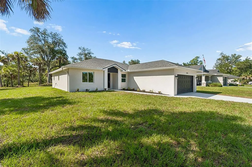 3 bed, 2.0 bath, 1364 sqft, $2,400 — Photo 1