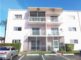 11301 SW 200th St APT 303, Miami, FL 33157