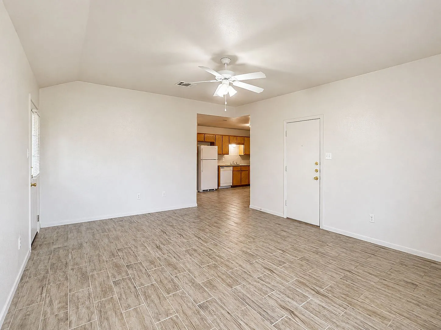 3 bed, 1120 sqft, $1,250 — Photo 3