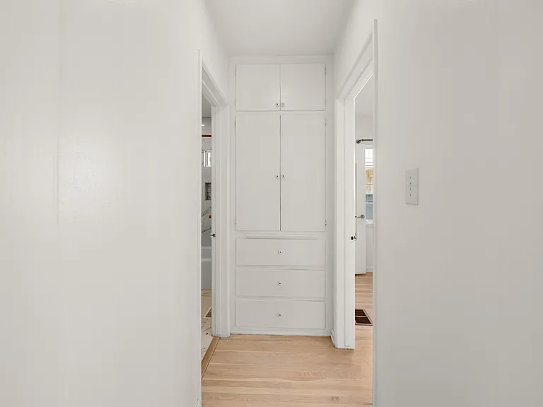 1717 Selby Ave — Photo 16