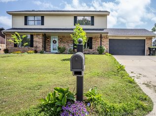 1304 Willow Brook St, Ada, OK 74820