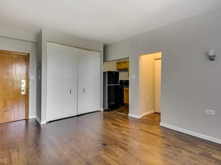 7301 N. Sheridan — Photo 11