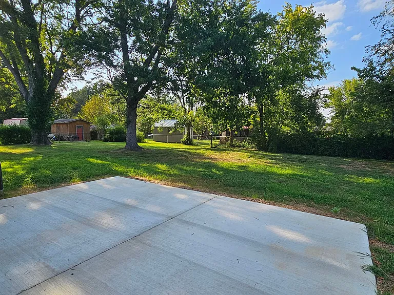 395 W Crocus Dr — Photo 31