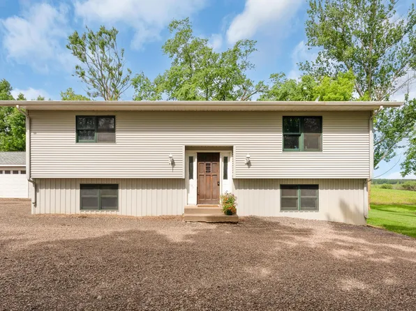 310 Rosabelle St, Grasston, MN 55030