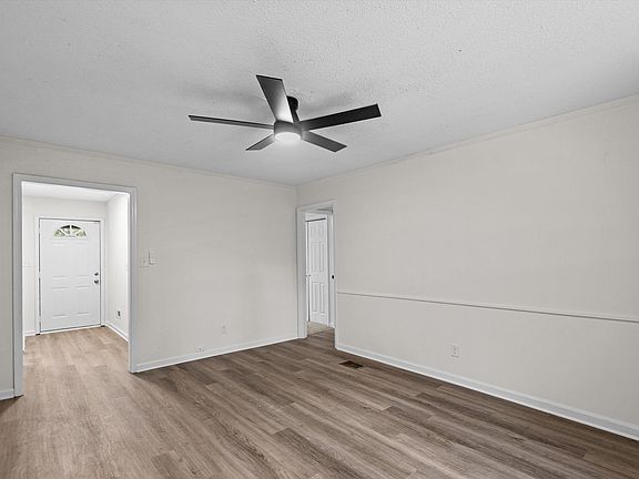 3rd image of 1817 E Boundary Rd