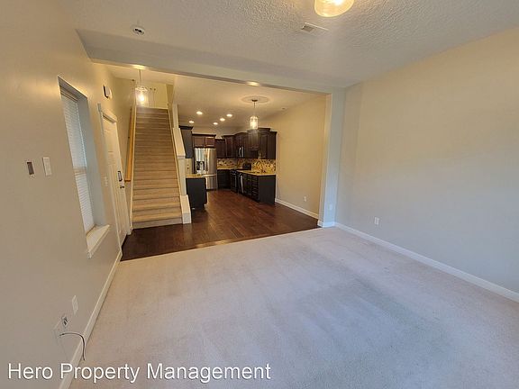 5th image of 3708 W Periwinkle Dr