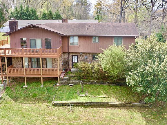 2nd image of 3710 Woodcrest Cir NW
