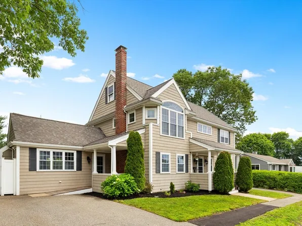 35 Ripley Rd, Medford, MA 02155