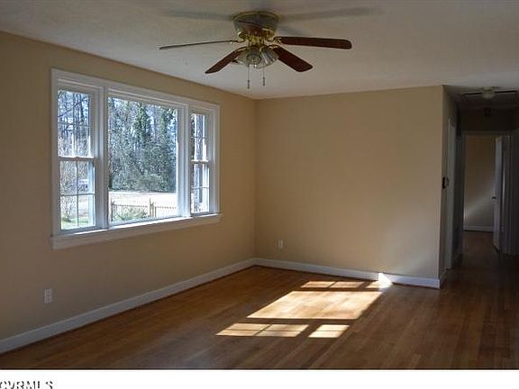 5th image of 3020 Kenwood Ave