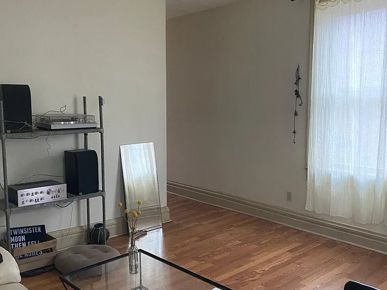 3631 Charlotte St — Photo 6