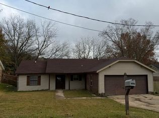 1609 Amour Dr, Leesville, LA 71446