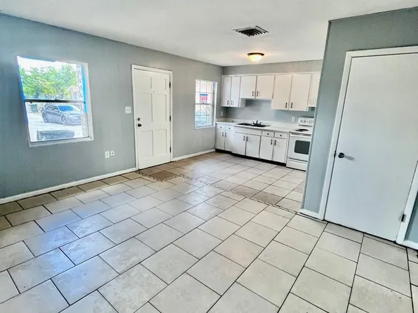 Crystal Lake, 1885 Crystal Lake Dr N #7, Lakeland, FL 33801