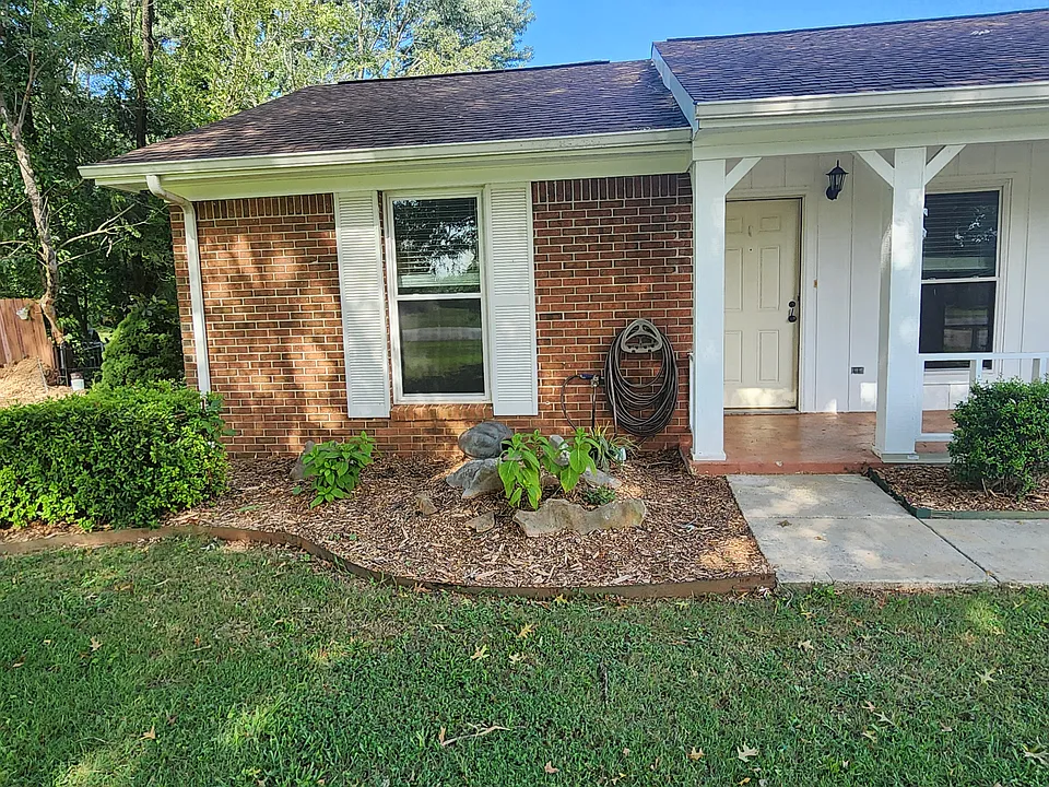 111 Woodlawn Dr
