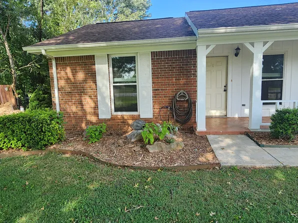 111 Woodlawn Dr, Madison, AL 35758