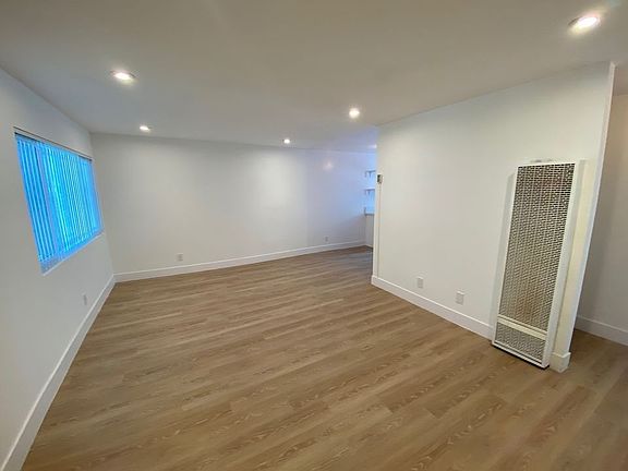 3rd image of 3900 W 1st St APT 4