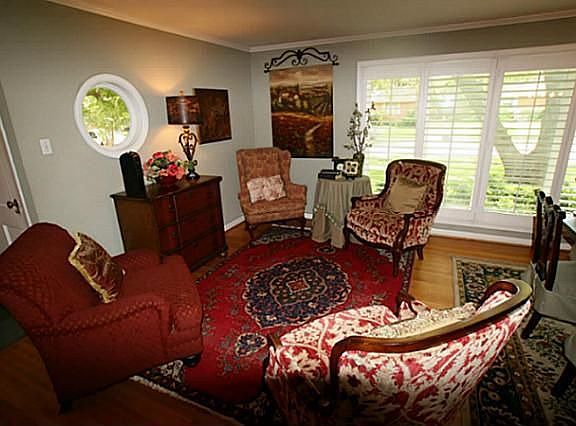 4th image of 3639 Warick Dr