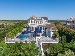 214 Dune Rd, Quogue, NY 11959