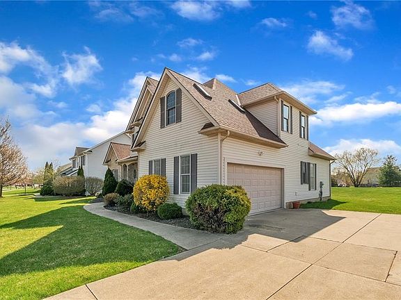 4th image of 42 Kingston Dr