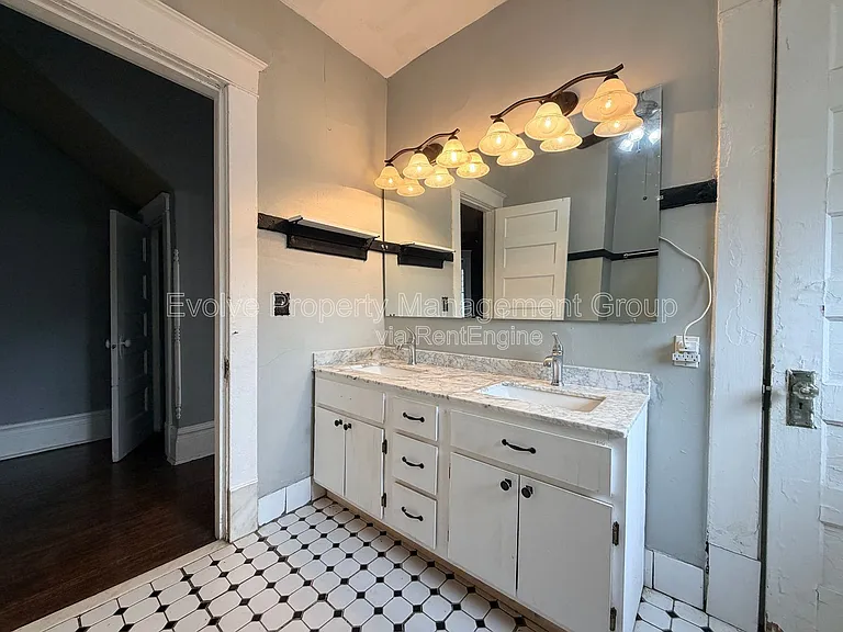 1283 Harbert Ave — Photo 15