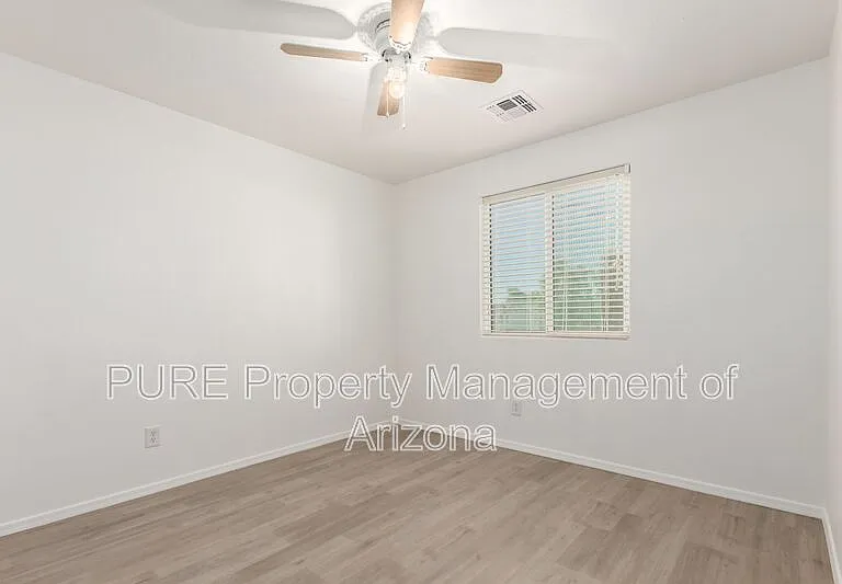 4044 E Oakland St — Photo 12