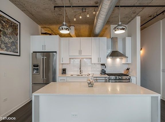 2nd image of 50 E 16th St Unit 1409