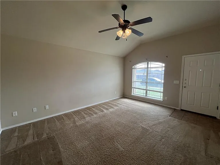 4205 Cambridge Dr #B — Photo 5