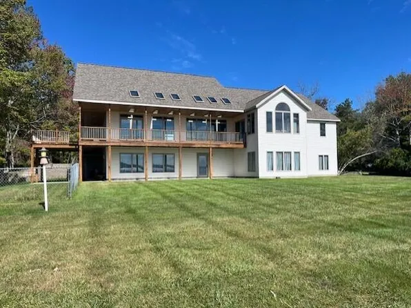 3177 Memorial Dr, Muskegon, MI 49445