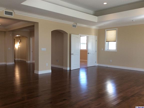 5th image of 11961 Darlington Ave #3