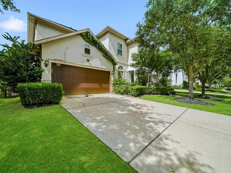 11 Marino Dr — Photo 2