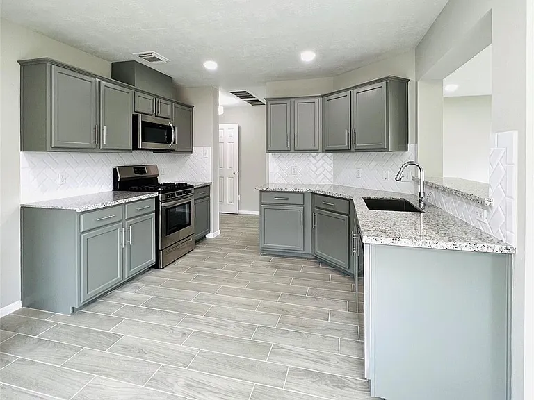 8426 Woodland Knoll Ln — Photo 8