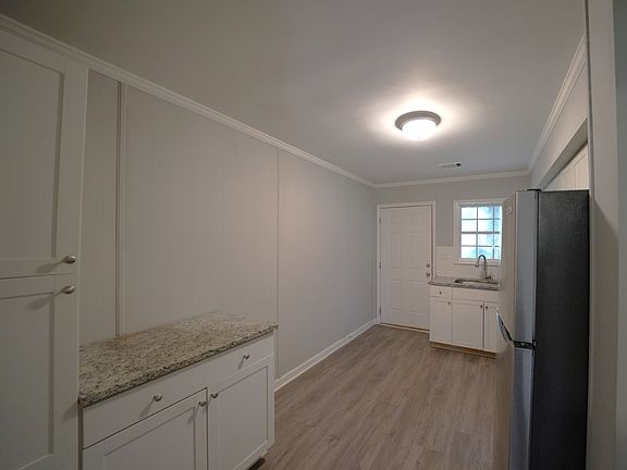 5th image of 163 Carrollton St #2