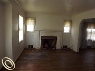4th image of 14000 Fairmount Dr